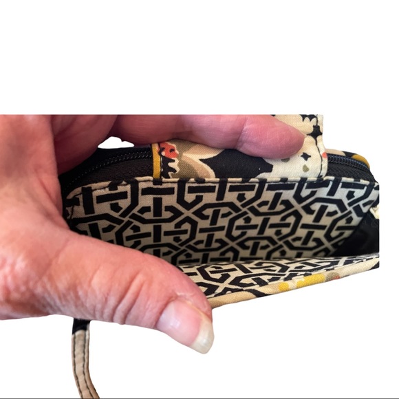 Vera Bradley Zip Around Wristlet Wallet Dogwood Pattern - Picture 3 of 3